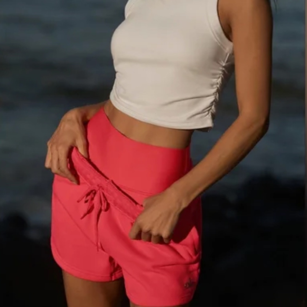 ALO Yoga Accolade Short  Limited: Candy Red Medium NWT